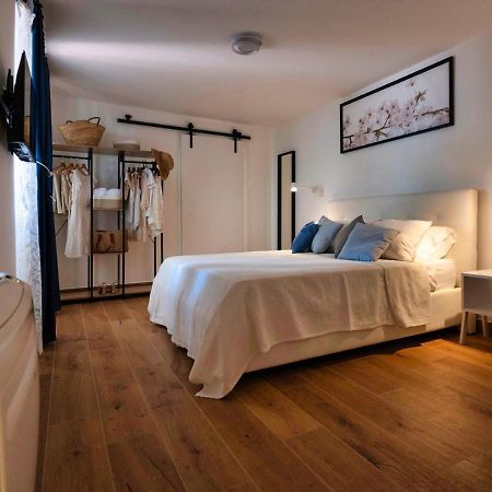 Diomira Apartment Таормина Экстерьер фото